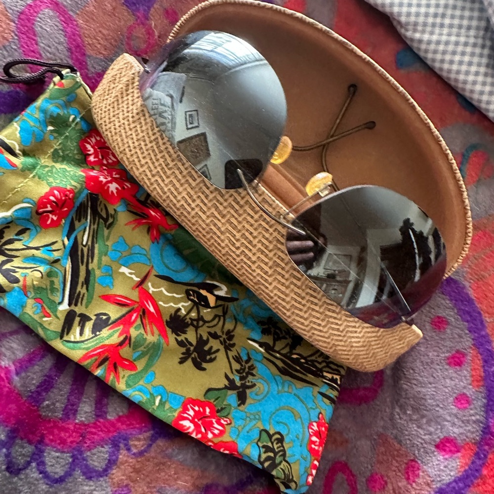 Maui Jim Black Sunglasses with Case